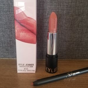 KYLIE JENNER "KYLIE" matte lipstick and lipliner kit